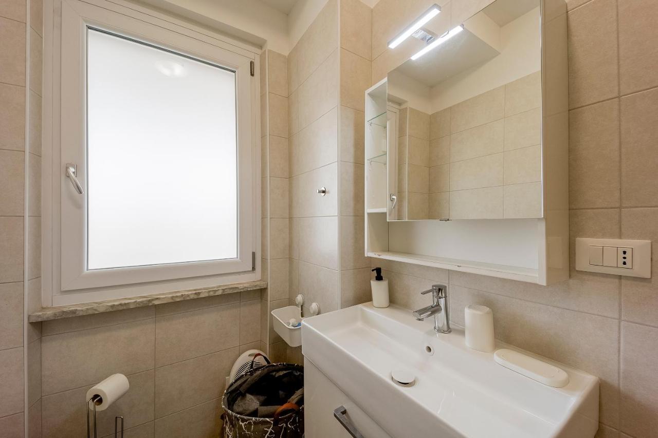 Il Gattino Di Porto - Apt 2 - Bilocale Terrazzo Piscina Imperia Luaran gambar