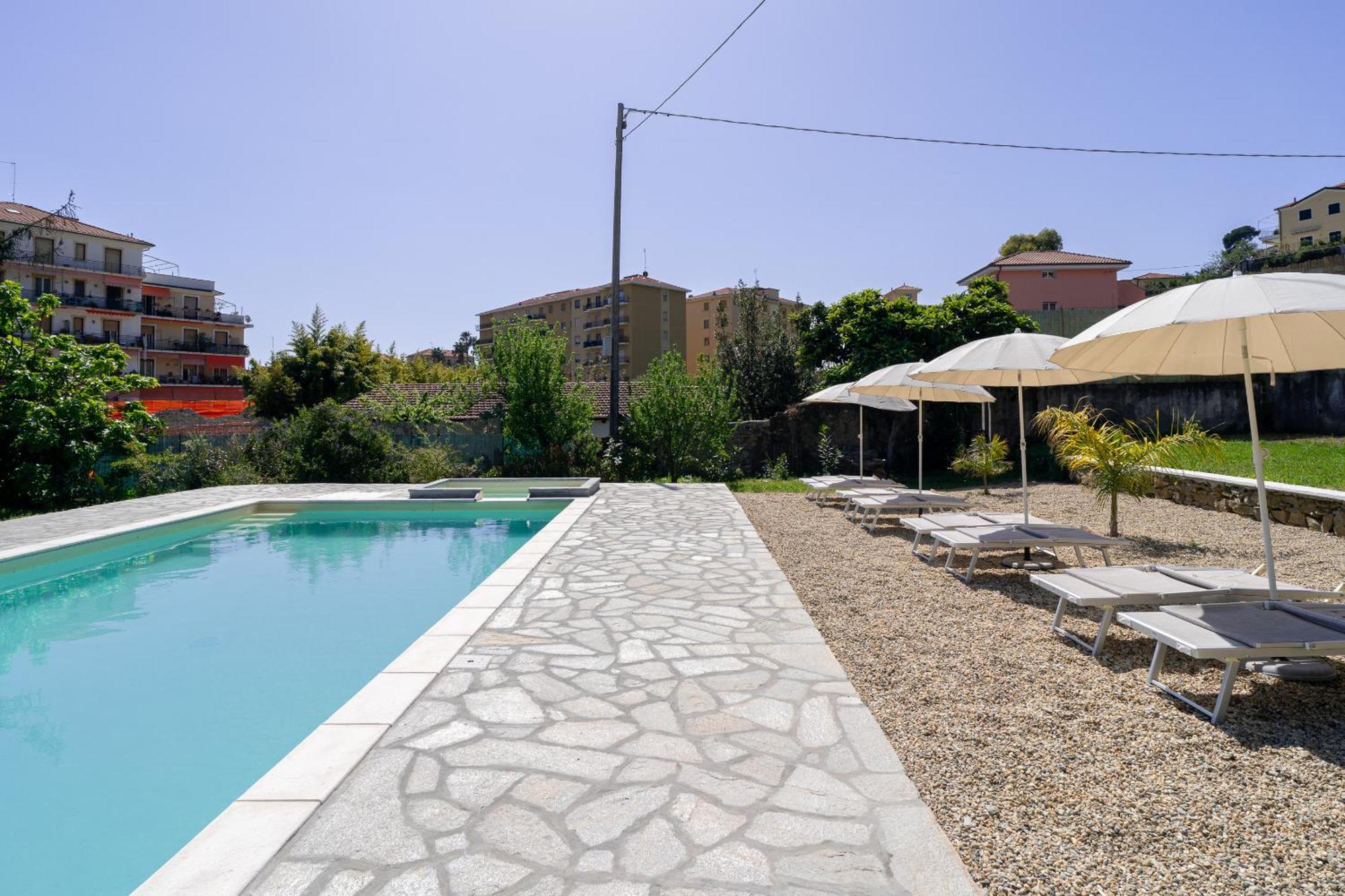 Il Gattino Di Porto - Apt 2 - Bilocale Terrazzo Piscina Imperia Luaran gambar