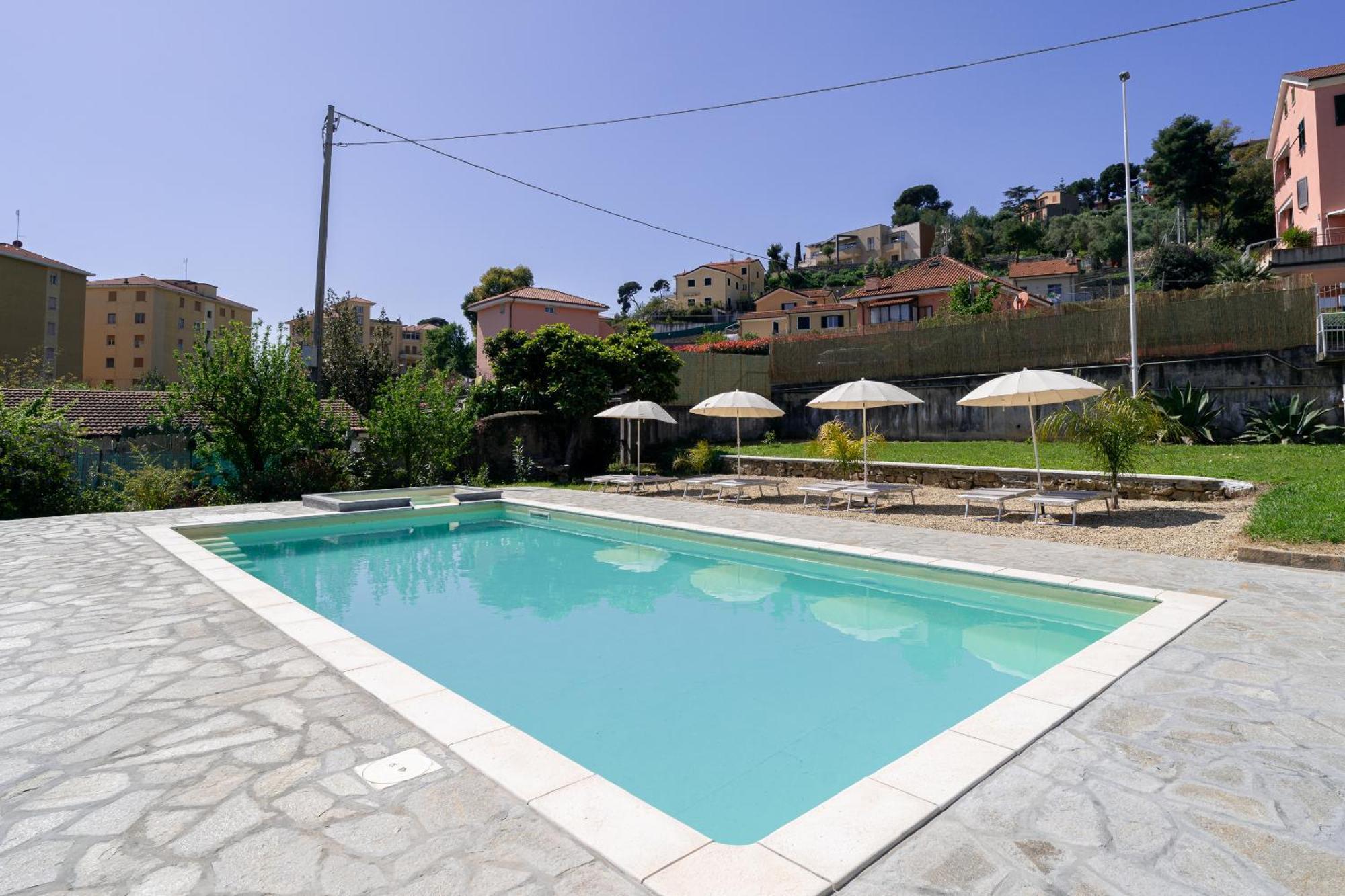 Il Gattino Di Porto - Apt 2 - Bilocale Terrazzo Piscina Imperia Luaran gambar